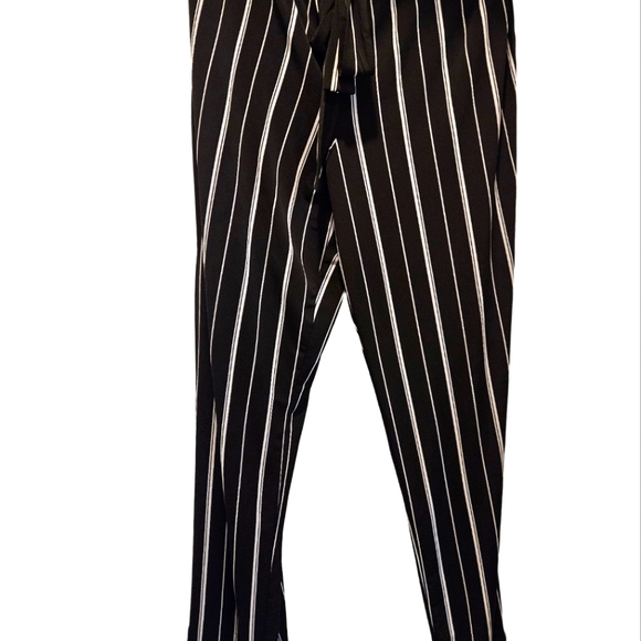 Susan Graver Liquid Knit Black and White Stripe Pant. Large - Picture 3 of 3